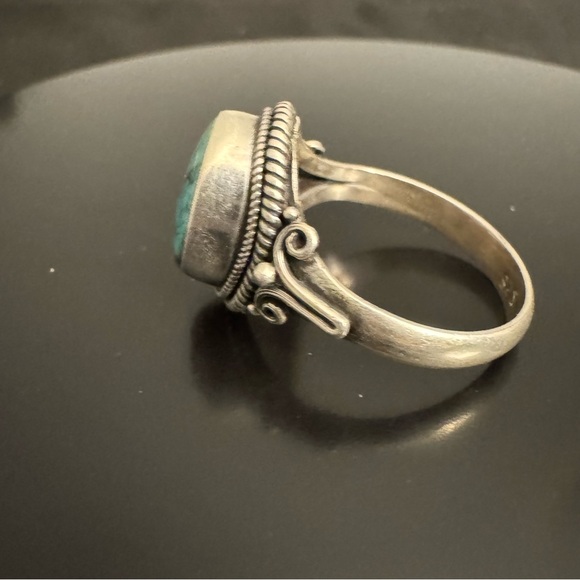 Vintage Sterling Silver Turquoise Ring - Picture 4 of 9